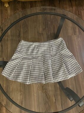 Forever 21 Gray and White Gingham Pleated Mini Skirt